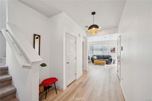 Interior, Pendant Lights, Wood Texture Flooring