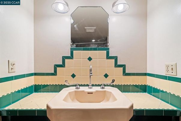 Bathroom, Interior, Tile Countertops