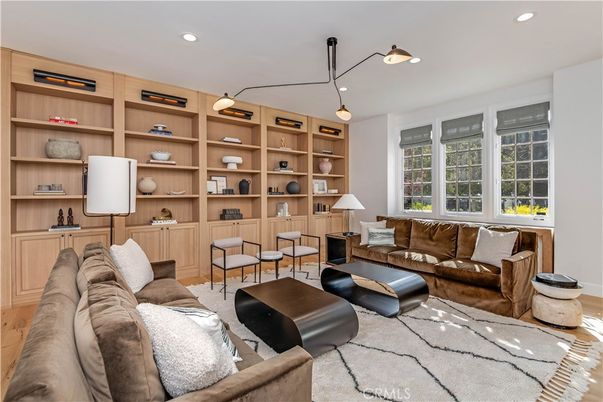 Interior, Living room, Pendant Lights, Recessed Lighting, Wood Texture Flooring