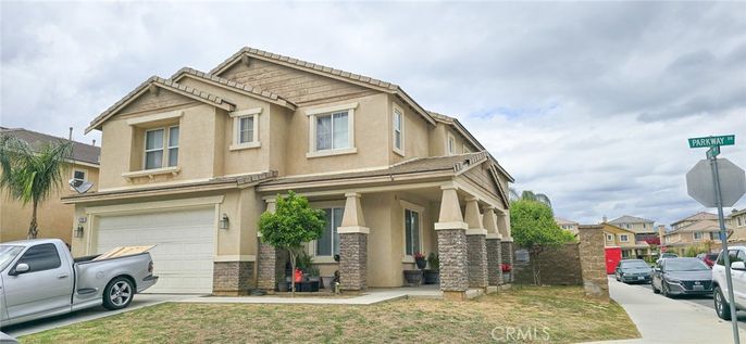 Attached, Exterior, Facade, Mediterranean