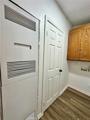 Interior, Washer, Wood Texture Flooring