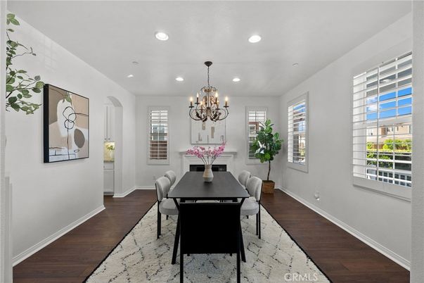 Chandelier, Dining room, Interior, Recessed Lighting, Wood Texture Flooring