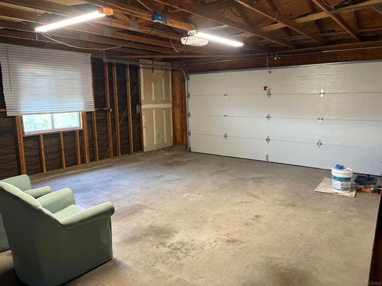 Garage, Interior, Wooden Beams
