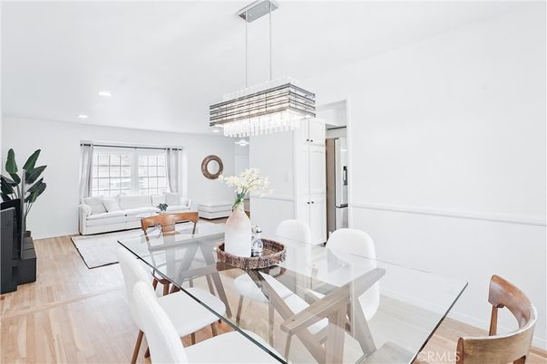 Chandelier, Dining room, Interior, Living room, Recessed Lighting, Wood Texture Flooring