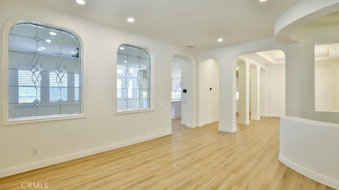 Empty room, Interior, Recessed Lighting, Wood Texture Flooring
