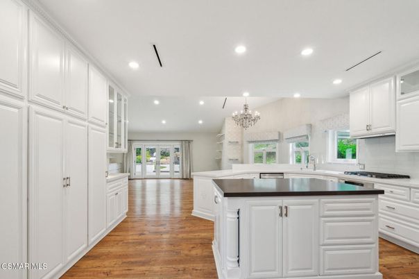 Chandelier, Interior, Kitchen, Recessed Lighting, Wood Texture Flooring