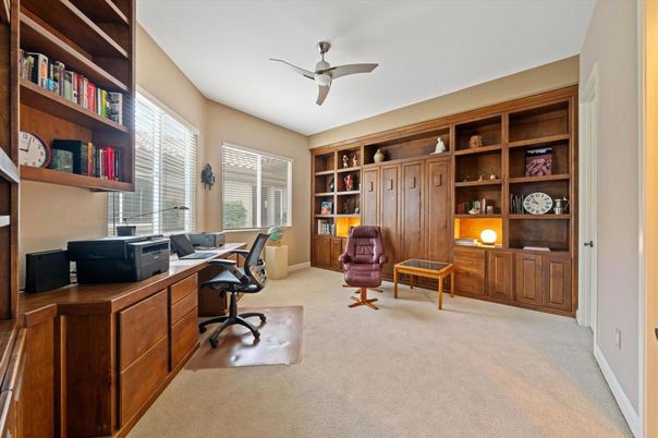 Home Office, Interior