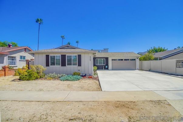 Attached, Exterior, Facade, Solar Panels, Ranch