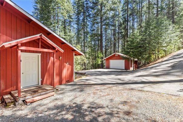 Detached Garage, Exterior