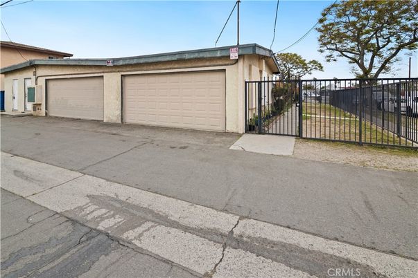 Detached Garage, Exterior