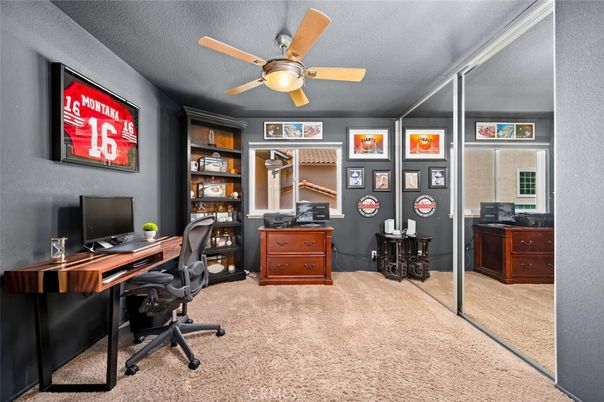 Home Office, Interior