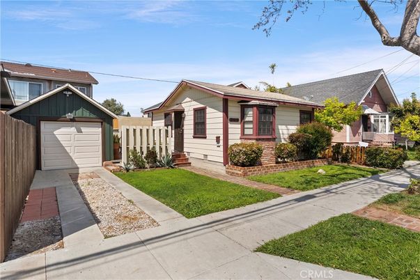 Detached Garage, Exterior, Facade, Ranch