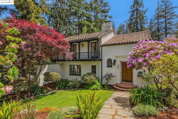 Backyard, Exterior, Facade, Spanish Mediterranean