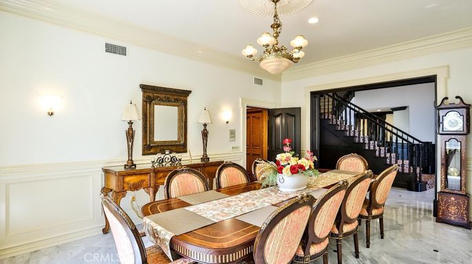 Chandelier, Dining room, Interior, Marble, Recessed Lighting