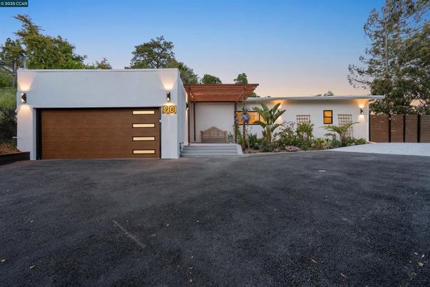 Attached, Exterior, Facade, Modern