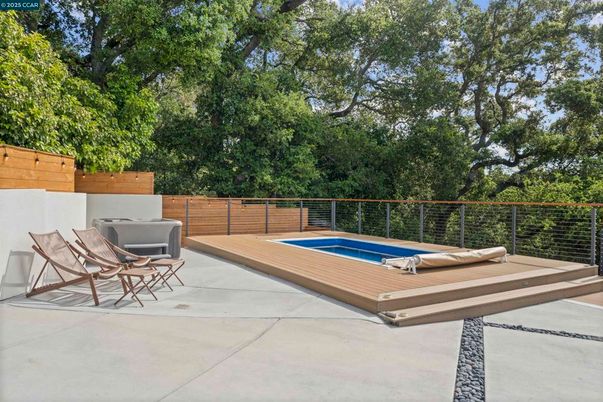 Exterior, Hot Tub, Pool
