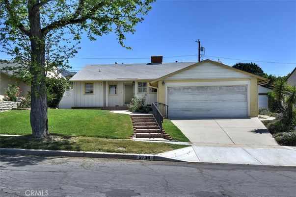 Attached, Exterior, Facade, Ranch