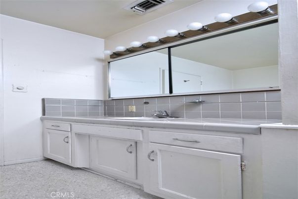 Bathroom, Interior, Tile Countertops