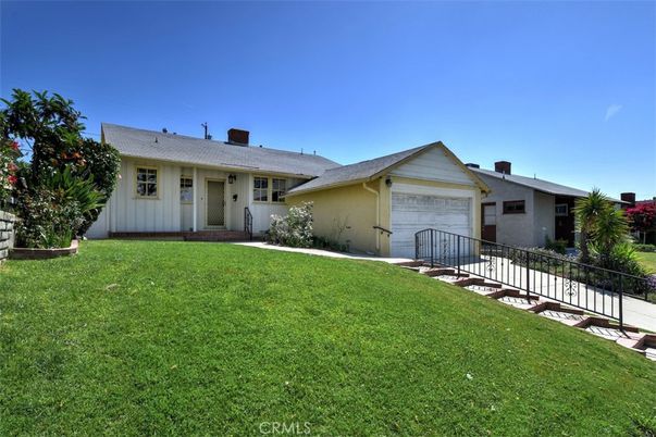 Backyard, Detached Garage, Exterior