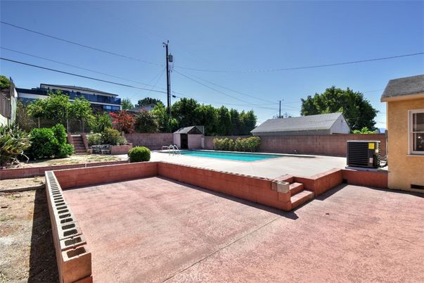 Exterior, Pool