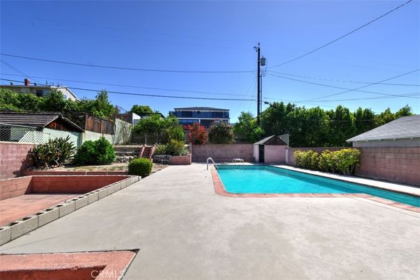 Exterior, Pool