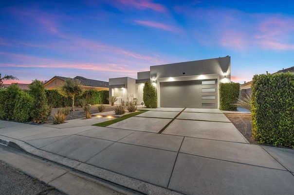 Attached, Exterior, Facade, Modern