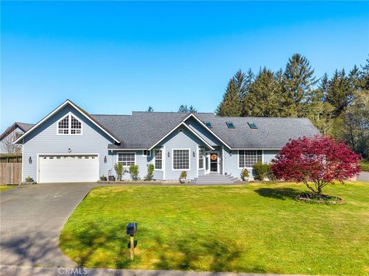 Attached, Exterior, Facade, Ranch