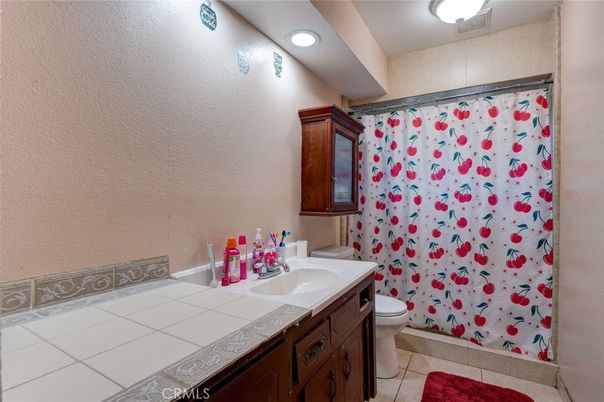 Bathroom, Interior, Recessed Lighting, Tile Countertops