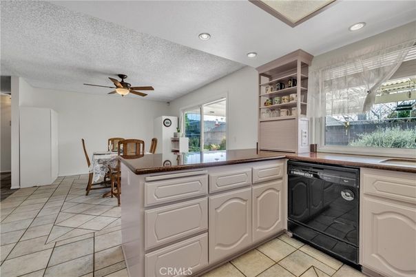 Dining room, Interior, Kitchen, Recessed Lighting