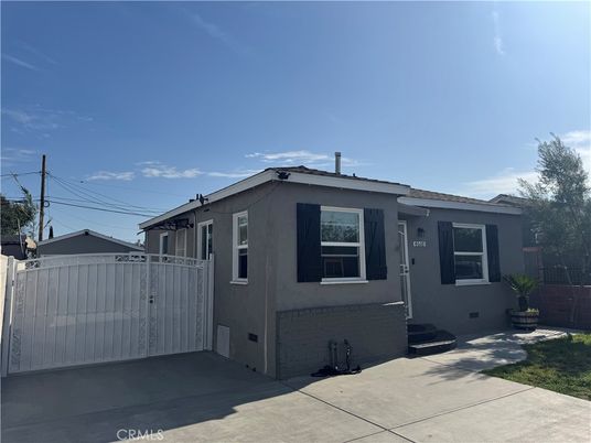 Exterior, Facade, None