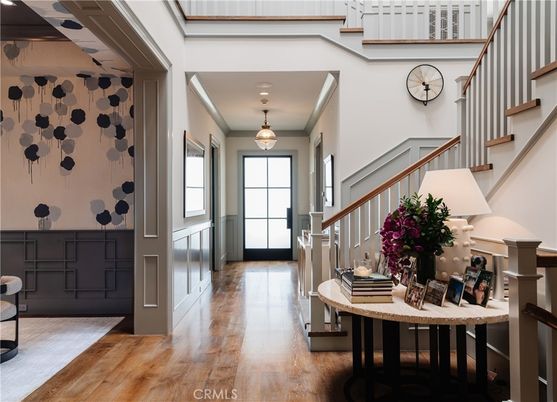 Interior, Pendant Lights, Wood Texture Flooring