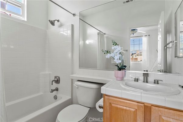 Bathroom, Interior, Tile Countertops