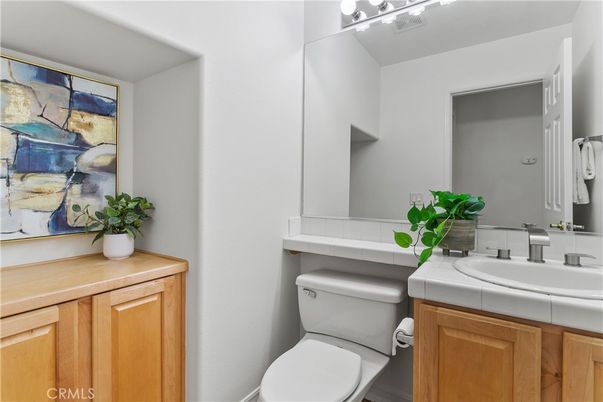 Bathroom, Interior, Tile Countertops