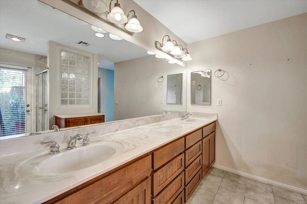 Bathroom, Dual Sink Vanities, Interior, Recessed Lighting