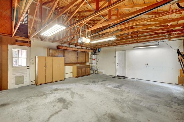 Empty room, Interior, Wooden Beams, Wooden Ceilings