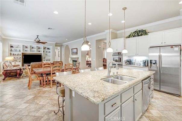 Dining room, Interior, Kitchen, Living room, Pendant Lights, Recessed Lighting, Stainless Steel Appliances