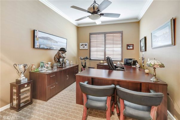Home Office, Interior