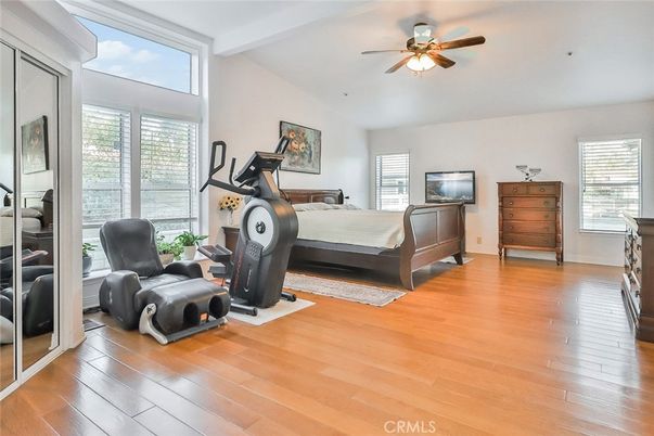 Bedroom, Fitness Equipment, Interior, Wood Texture Flooring