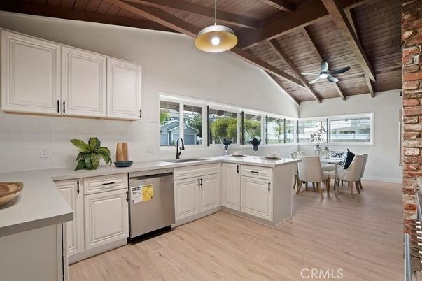 Dining room, Interior, Kitchen, Pendant Lights, Stainless Steel Appliances, Wooden Beams, Wooden Ceilings, Wood Texture Flooring