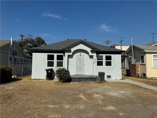 Exterior, Facade, Ranch