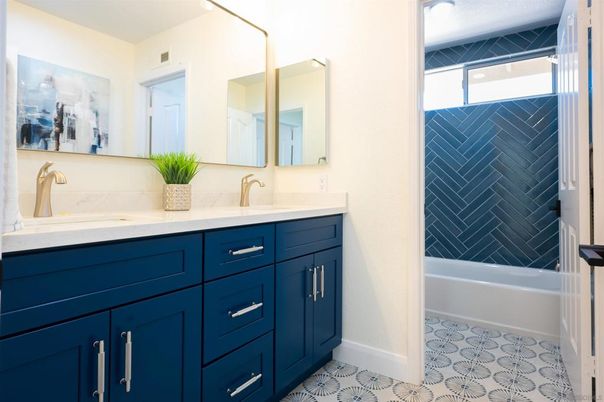 Bathroom, Dual Sink Vanities, Interior