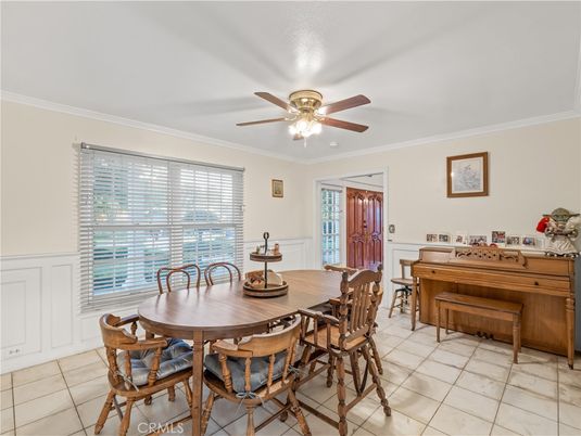 Dining room, Interior, Piano