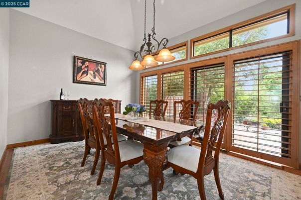 Chandelier, Dining room, Interior, Pendant Lights