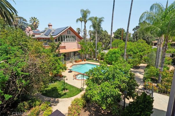 Exterior, Pool, Solar Panels