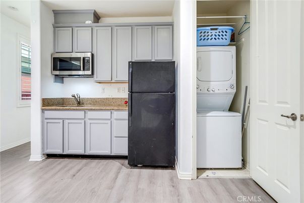 Interior, Utility Closets, Washer, Wood Texture Flooring
