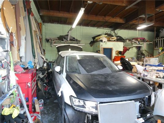 Garage, Interior, Wooden Beams
