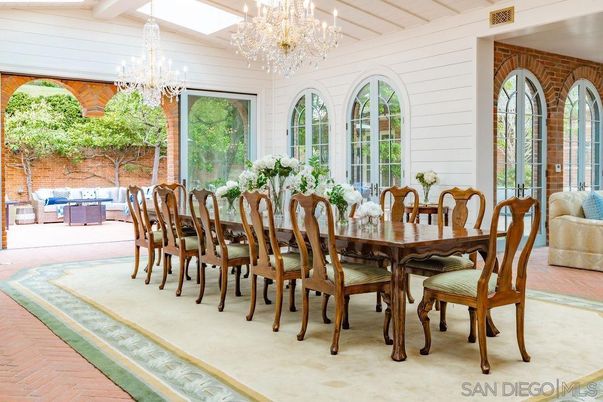 Chandelier, Dining room, Interior