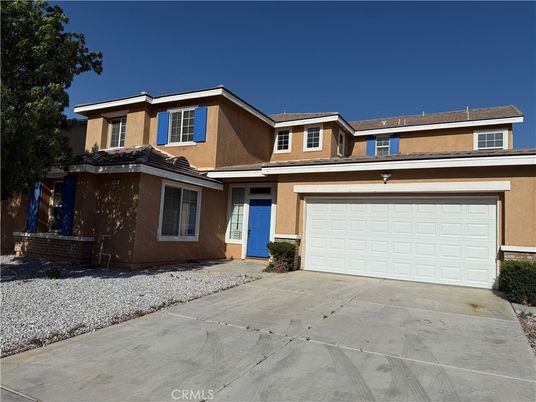 Attached, Exterior, Facade, Mediterranean