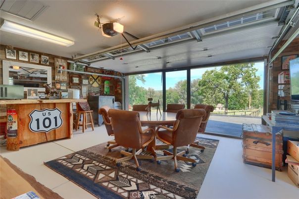 Dining room, Interior