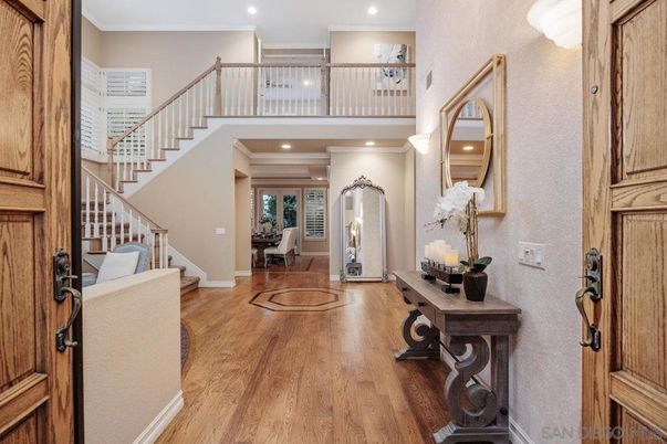 Interior, Piano, Recessed Lighting, Wood Texture Flooring